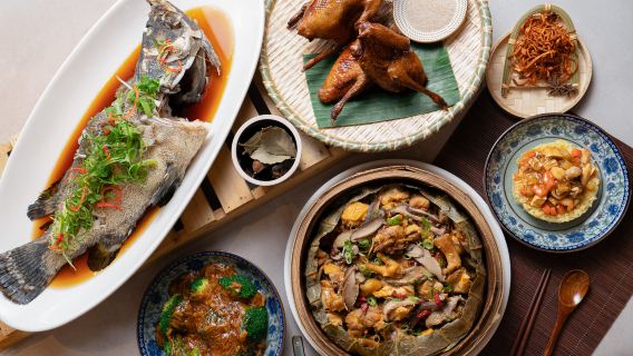 โรงแรม Courtyard by Marriott Hong Kong West โมโม คาเฟ่ - บุฟเฟ่ต์อาหารกลางวัน/บุฟเฟ่ต์อาหารเย็น/บุฟเฟ่ต์คริสต์มาส ซีฟู้ดหอยนางรมแบบไม่อั้น (ส่วนลดสูงสุด 50%)