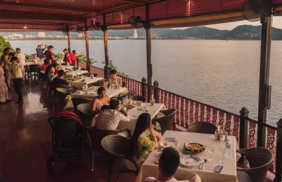 【懸崖海景】泰國布吉Baan Rim Pa Kalim 懸崖餐廳