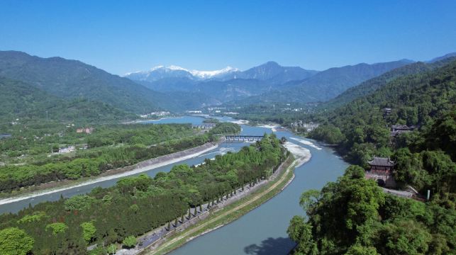 四川成都+都江堰+青城山包車一日遊