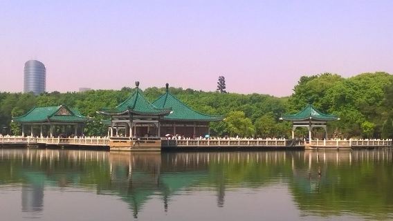 Китай, Ухань: Уханьский университет + озеро Дунху + пагода Хуанхэлоу + павильон Цинчуань ◆ гид на китайском/английском ◆ индивидуальный трансфер/аренда автомобиля с водителем