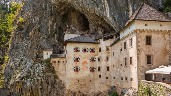 Passeio saindo de Liubliana: Caverna de Postojna e Castelo de Predjama