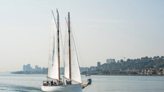 NYC: Hudson River Fall Foliage Sailing Trip