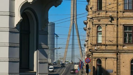 Riga: Soviet-Era City Tour in a Vintage Soviet Car