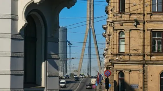 Riga: Soviet-Era City Tour in a Vintage Soviet Car