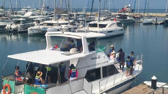 Yacht sightseeing tour with stops at 6 beaches in Santa Marta + lunch