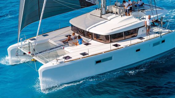 Sanya Yacht Sailing [Family-Friendly Tour] Premium Stable Anti-Seasickness French Lagoon Luxury Yacht Imported Catamaran Sailing Boat with Kids Slide + Magic Carpet + Sea Fishing + Jet Ski + Aerial Photography
