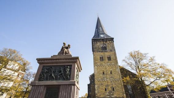 Self guided tour with interactive city game of Enschede