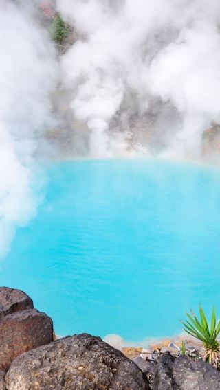 Beppu Hell Hot Springs & Yufuin Fairy Tale Town Day Tour | Nyoirinji Temple + Kinrin Lake | Departing from Fukuoka