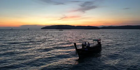 甲米出發:7島浮潛+觀賞日落+BBQ晚餐+尋找發光浮游生物