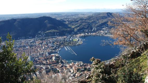 Excursión de medio día para descubrir el lago de Como desde Milán
