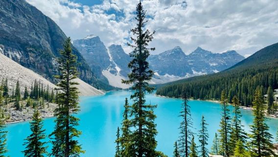 Banff: Servicio de transporte de ida y vuelta al lago Louise y al lago Moraine