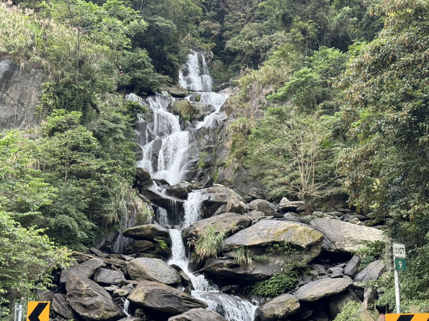 1-day tour to Yun Hsien Resort & Wulai Old Street & sightseeing tram & Wulai Falls, departing from Ximending