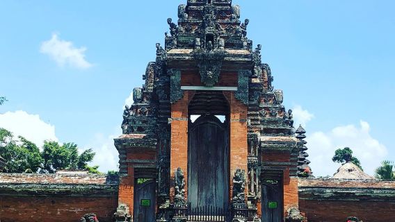 ทัวร์ 1 วันสถานที่ท่องเที่ยวคลาสสิกทางใต้บาหลี+หาดจิมบารันแบบรถวีไอพีส่วนตัว