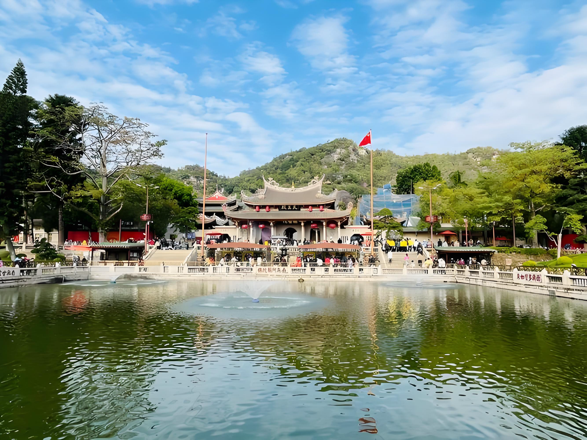 Prenota i biglietti per il Tempio Nanputuo a Xiamen. Visita questo famoso tempio buddista nel Fujian meridionale. Sono disponibili visite guidate.