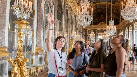 Palace of Versailles: Skip The Line Ticket + Guided Tour + Transport from Paris