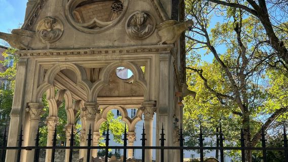 Paris: Lawatan Berpandu Tanah Perkuburan Père Lachaise Berhantu