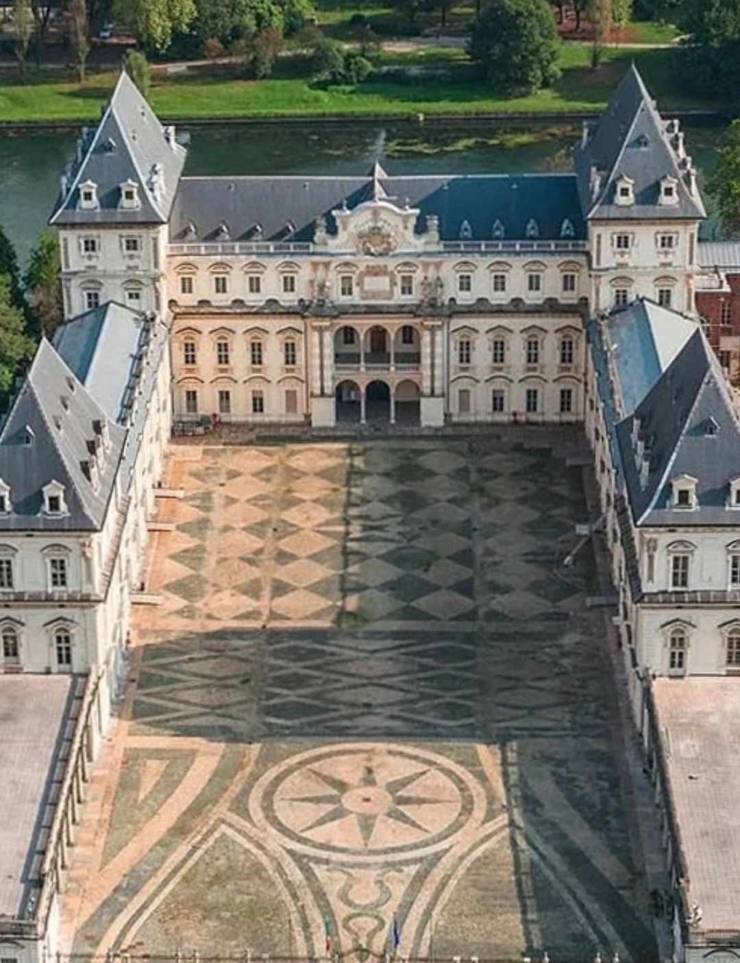 義大利都靈博物館深度遊-埃及博物館-安托內利尖塔-包車-精選