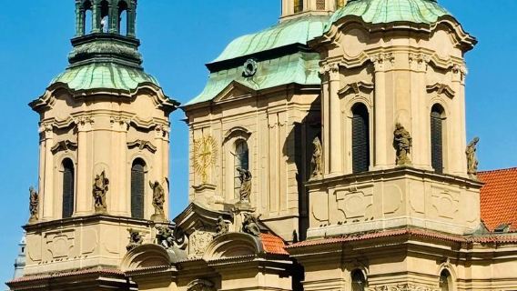 捷克布拉格城堡+卡羅維發利+赫盧博卡城堡+利普諾水壩一日遊