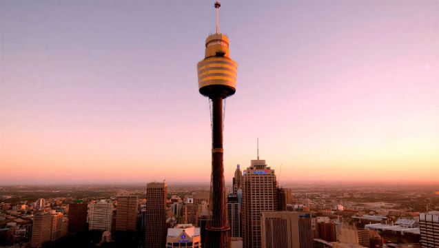 ร้านอาหารหมุน SkyFeast (เดิมชื่อ Sydney Tower Buffet) ที่ซิดนีย์ทาวเวอร์อาย | บุฟเฟ่ต์ไม่จำกัด | มีบริการอาหารกลางวันและเย็น | สามารถเลือกที่นั่งริมหน้าต่างที่ซิดนีย์ทาวเวอร์อายได้