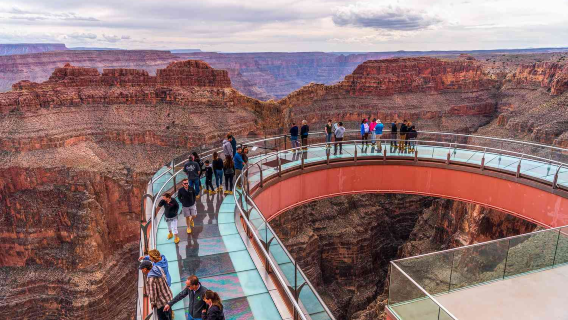 Tour di un giorno al Grand Canyon West + Diga di Hoover con noleggio con conducente esclusivo