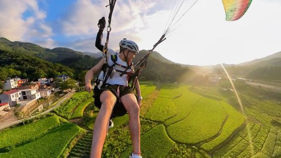 Zhangjiajie Wulingyuan paragliding experience + one-on-one flight with certified instructor + English-speaking service included