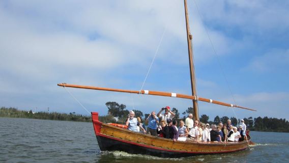 Valencia: Tour guiado en barco por el lago Albufera y visita a una barraca