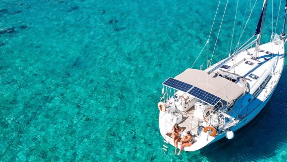 Rethymno Small Group Sail with Mediterranean Meal & Drinks