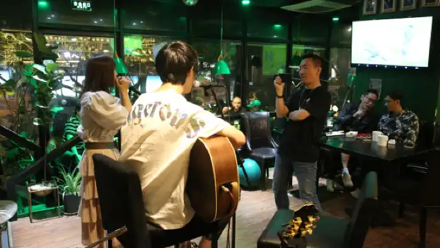 Eatwith - 共饗時刻 - 北京- 北京姑娘帶你體驗.摔跤吧爸爸.同款印度美食