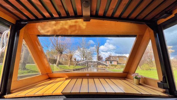 Amsterdam, Netherlands: Zaanse Schans Windmill Village and Giethoorn day tour with free boat transfer