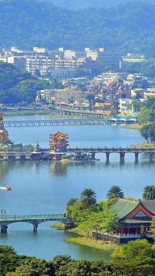 Kaohsiung private charter one-day tour: The Pier2 Art Center + Cijin Island + Love River (departing from Kaohsiung)