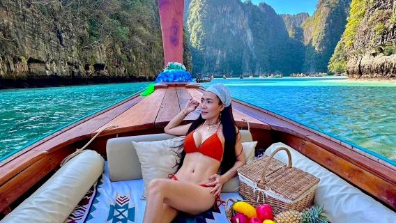 Phi Phi: Luxury Private Longtail Boat to Maya Bay with Lunch