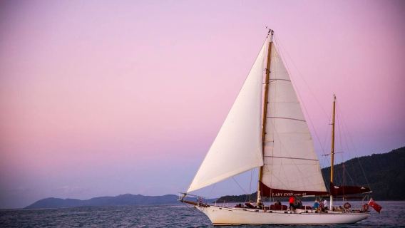 Bãi biển Airlie, Úc, Lady Enid, Quần đảo Whitsunday, du thuyền ngắm hoàng hôn lãng mạn với thuyền buồm cổ điển