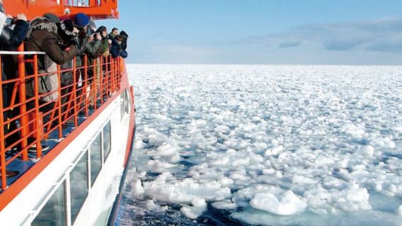 砕氷船ガリンコ号Ⅲ 砕氷航海体験ワンデーツアー|日本語サービス