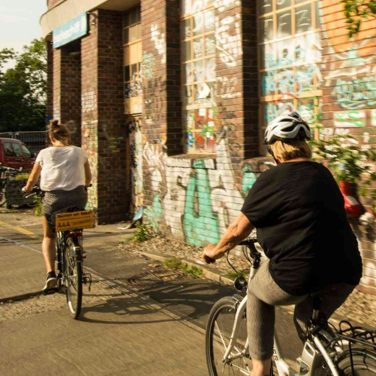 Berlin: Alternative Bike Tour