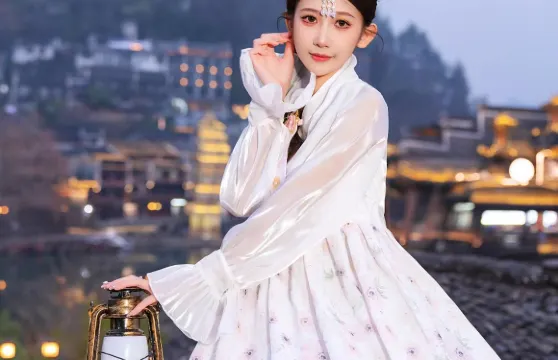 恩施土家族苗族自治州Trip Moments【婚禮跟拍 街拍 抓拍 航拍 攝影錄影/多語言翻譯/底片全送】