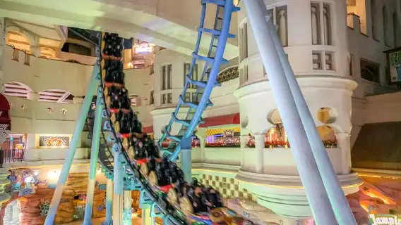 เชิญชวน Gen Z ทุกคน! เดินถ่ายรูปกับ Lotte World และชุดนักเรียน