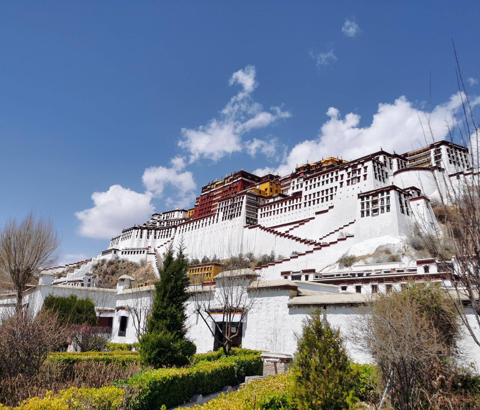 チベット地域の観光地/博物館     ガイドスタッフによる案内|ガイド/現地ガイド/通訳時間制サービス
