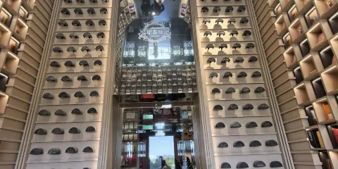 淄博陶瓷琉璃博物館+周村古商城+海岱樓一日遊-中英文服務