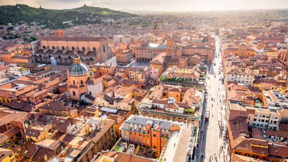 Bologna con una persona del posto: incontro privato personalizzato