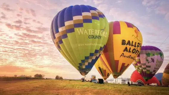 Hunter Valley Hot Air Balloon Ride 1-Day Tour [Sunrise Flight + Champagne Breakfast + Optional Sydney Pickup/Drop-off]
