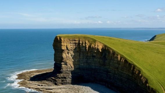 Cardiff: South Wales Cliffs, Beaches & Castles Day Tour