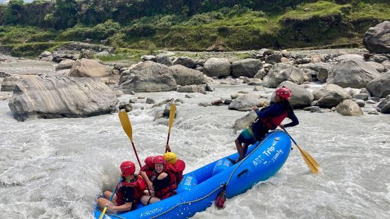 Pokhara: Tagestour zum Rafting auf dem oberen Seti-Fluss