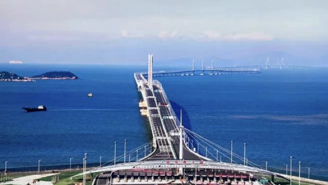 乘車遊覽港珠澳大橋+珠海標誌景點一日遊|私家小團上門接駁