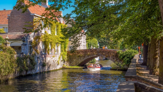 perjalanan satu hari ke Bruges (pulang pergi dari Amsterdam) (Tur Bahasa Inggris dengan pemandu audio Bahasa Mandarin)