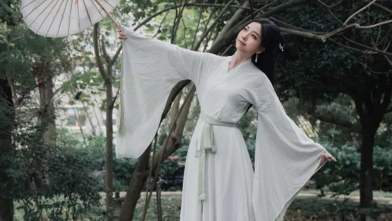 De'an Travel Photography[Yanjia Lake/Yimen Chen Family Garden photography services: portrait, companion, follow-up, aerial photography with multilingual translator and local guide]