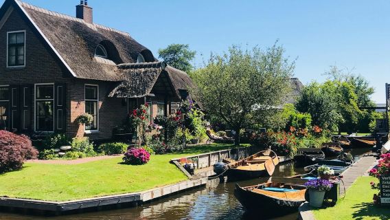 Zaanse Schans & Giethoorn: Small-Group Tour + Hotel Pickup + Boat Cruise