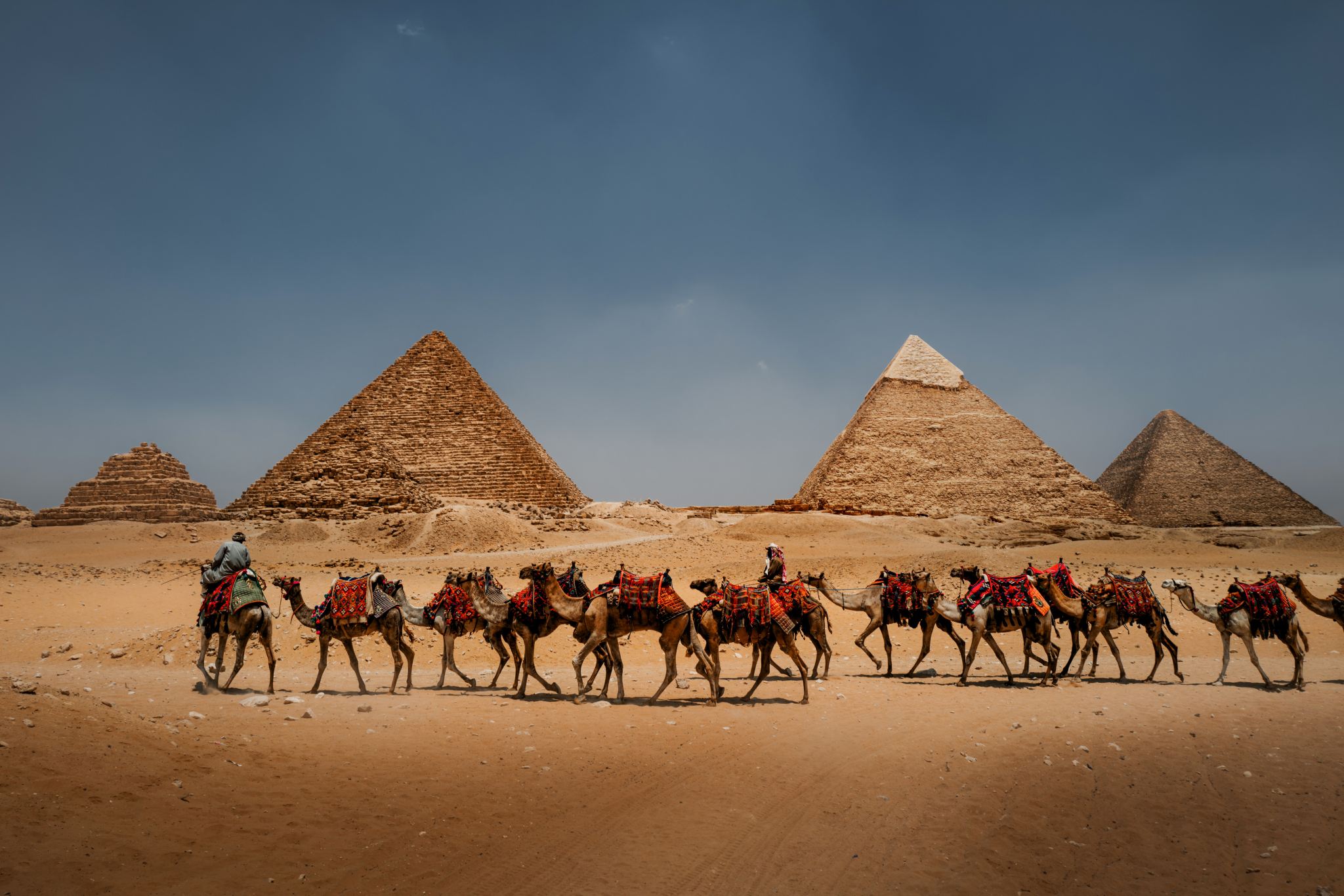 Piramidi + Grande Museo Egizio + Castello Salah Al-Din Al-Ayoubi + Bazar Khan el-Khalili [guida in cinese/inglese + trasporto privato]