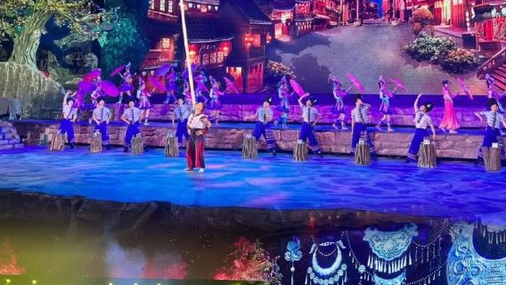 鳳凰樣子大型篝火晚會【酒店上門接送】