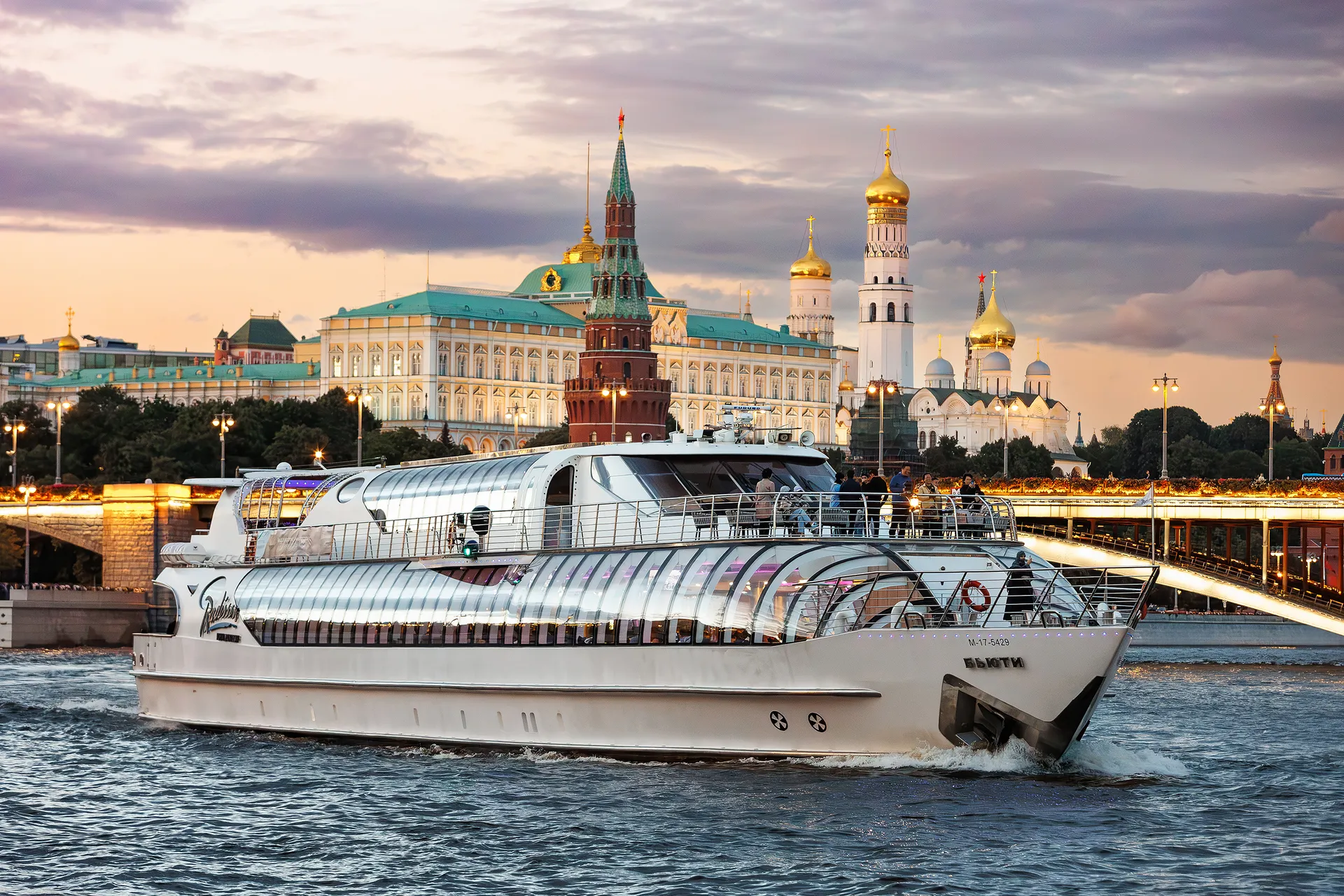 билет на экскурсионный корабль флотилии "Рэдиссон Ройал"