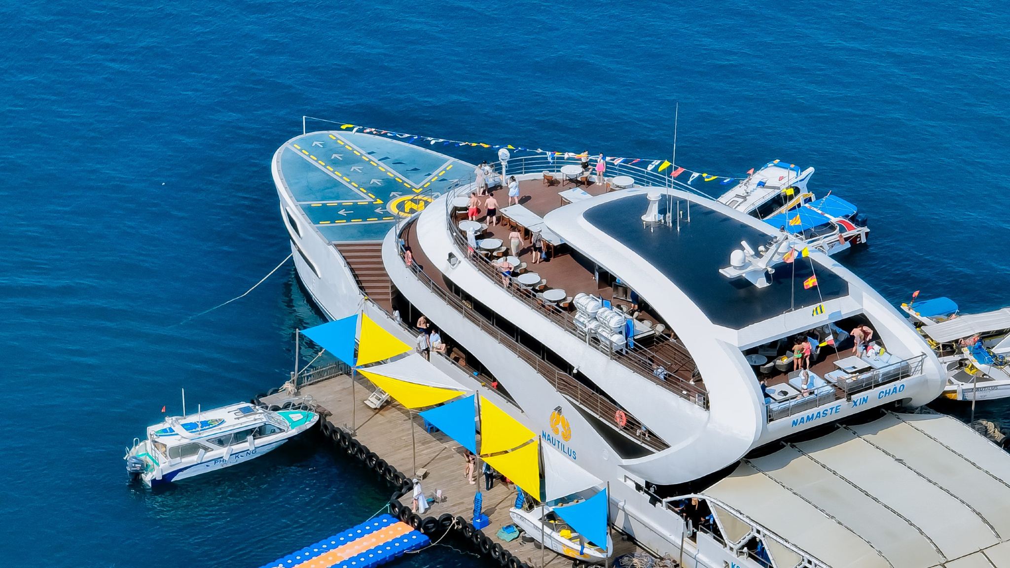 Experience Seawalker at Nautilus Namaste Cruise + 3 Island Speed Boat